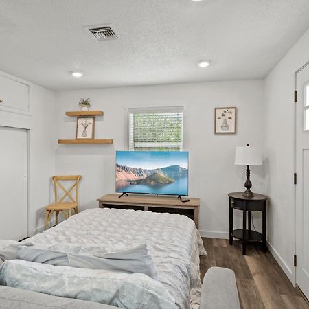 Peach Street Super Suite Medford Kültér fotó